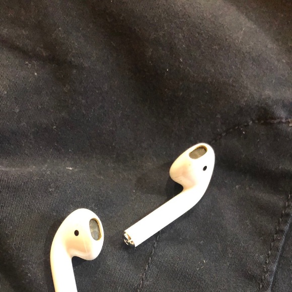 AirPods